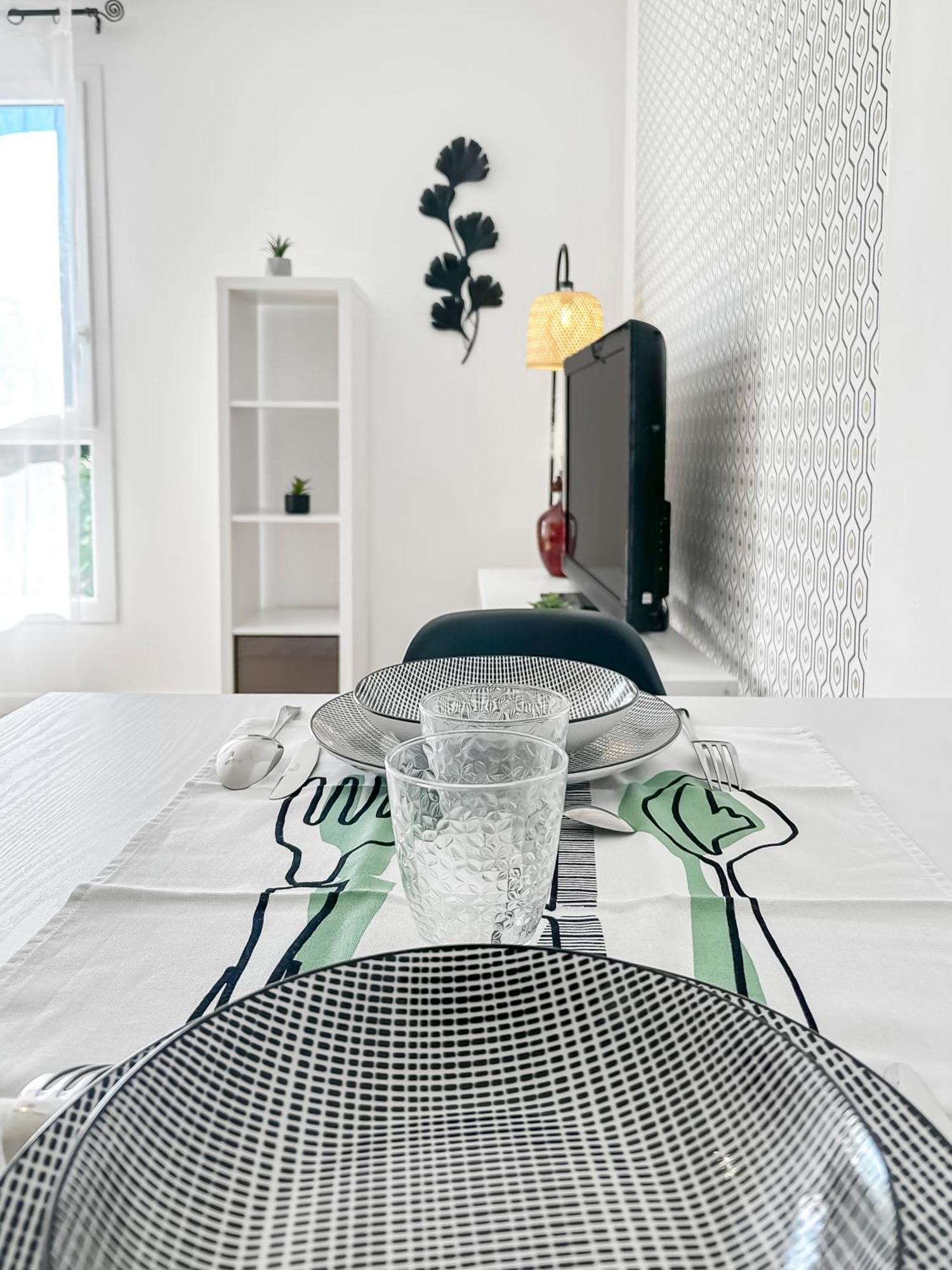 Appartement Lumineux, Wi-Fi Et Parking Prive Niort Exterior foto