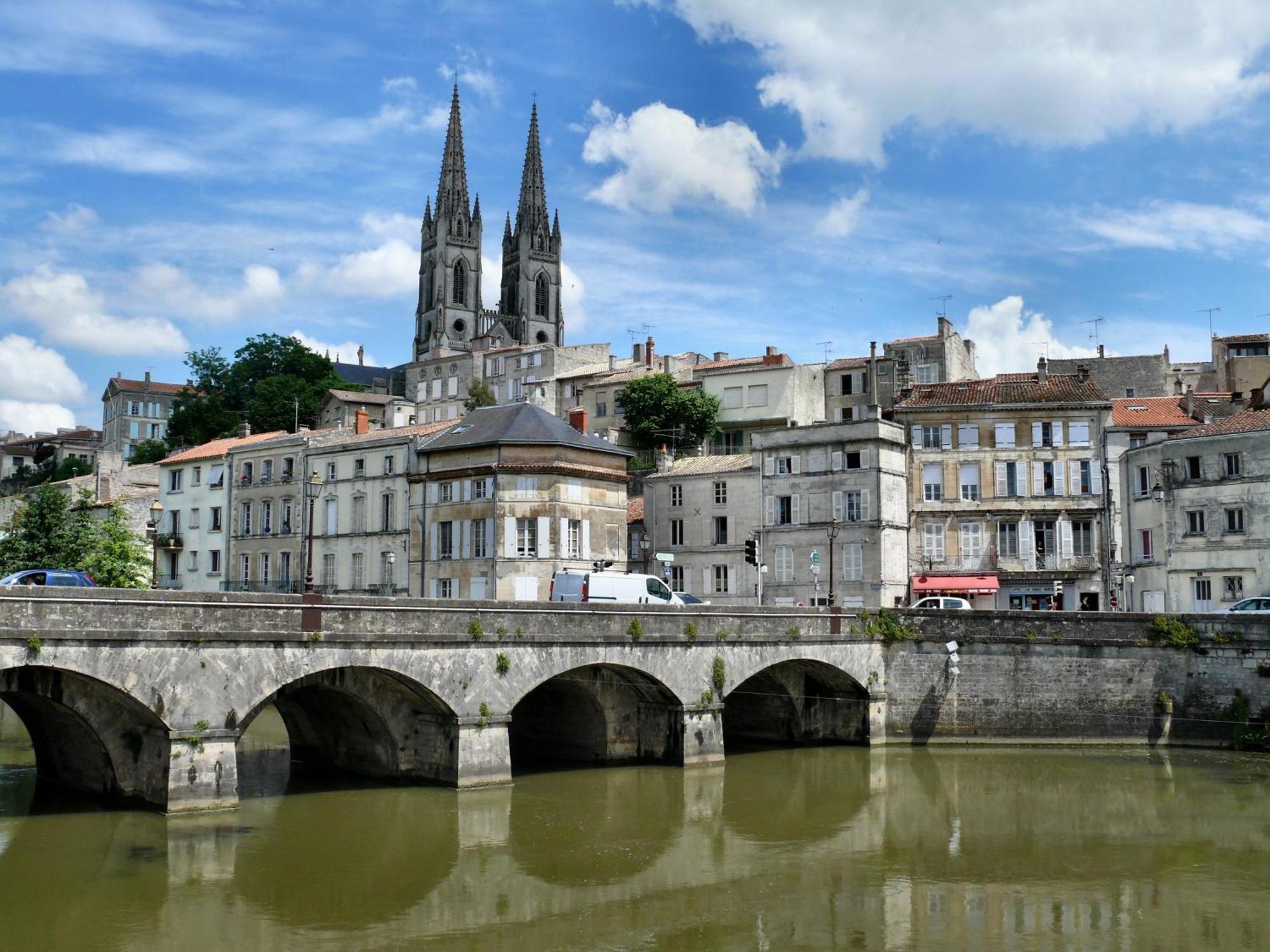 Appartement Lumineux, Wi-Fi Et Parking Prive Niort Exterior foto